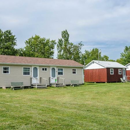 Rachel'S Motel And Cottages Surrey Экстерьер фото