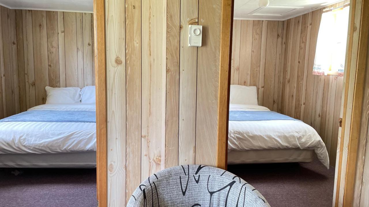 Rachel'S Motel And Cottages Surrey Экстерьер фото