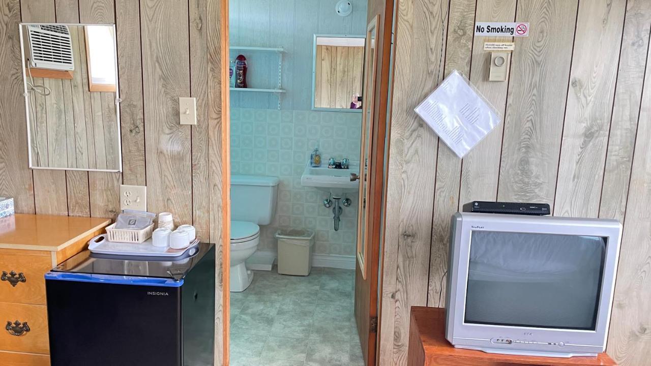 Rachel'S Motel And Cottages Surrey Экстерьер фото