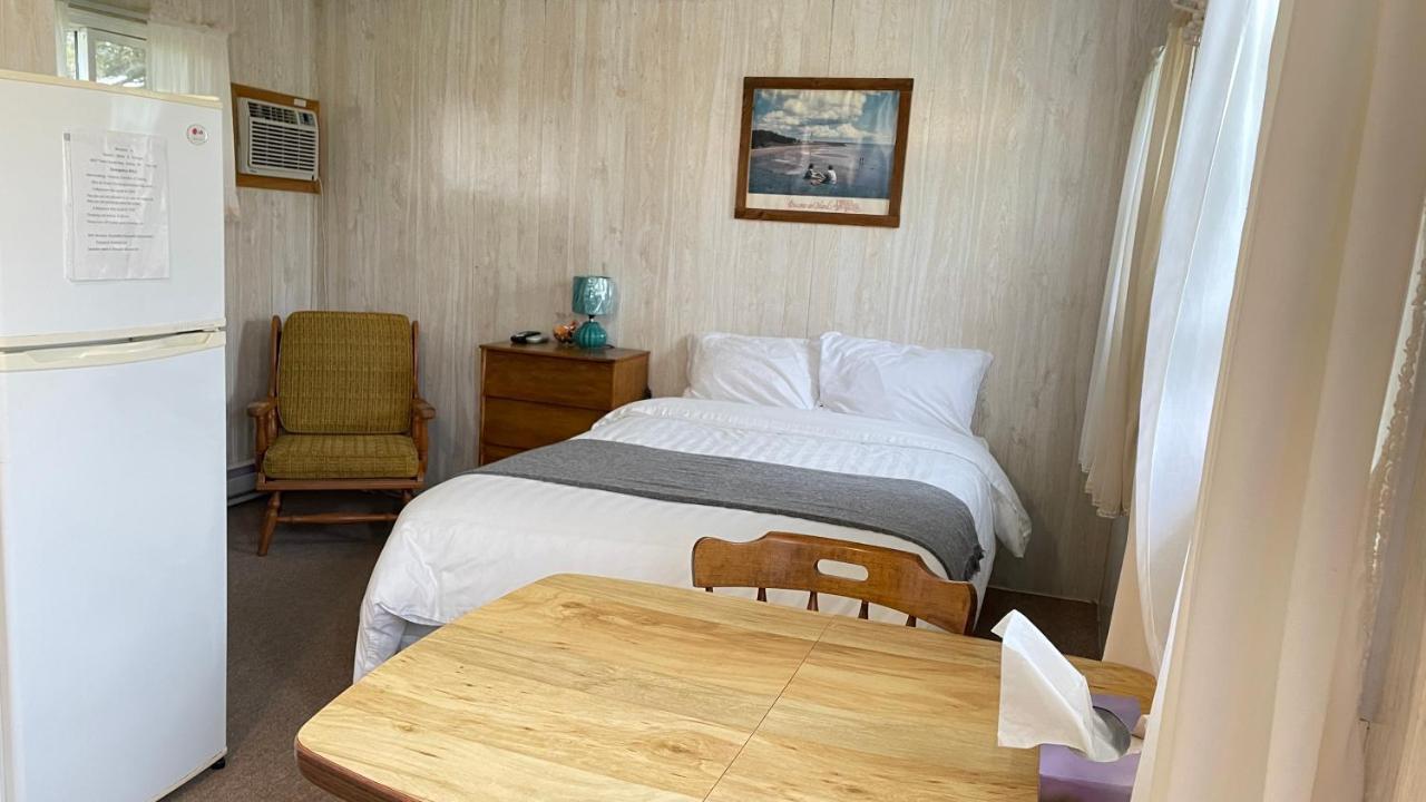 Rachel'S Motel And Cottages Surrey Экстерьер фото