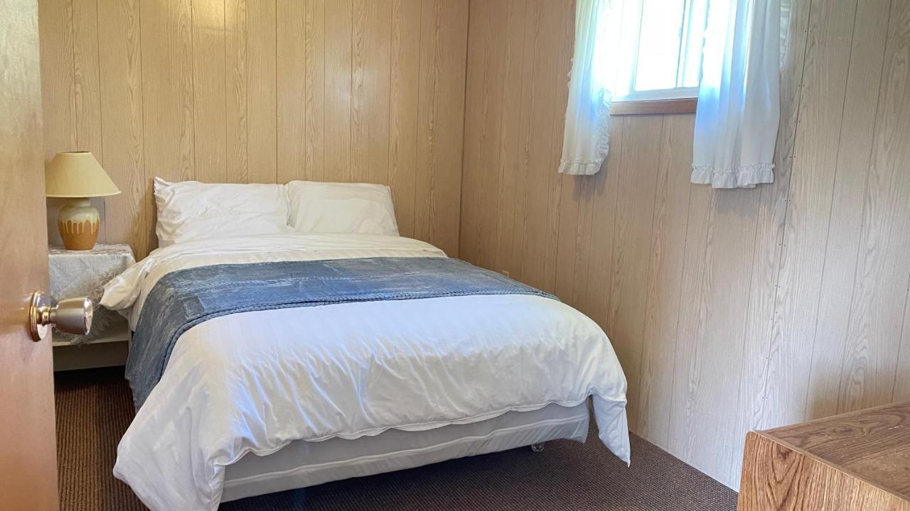Rachel'S Motel And Cottages Surrey Экстерьер фото