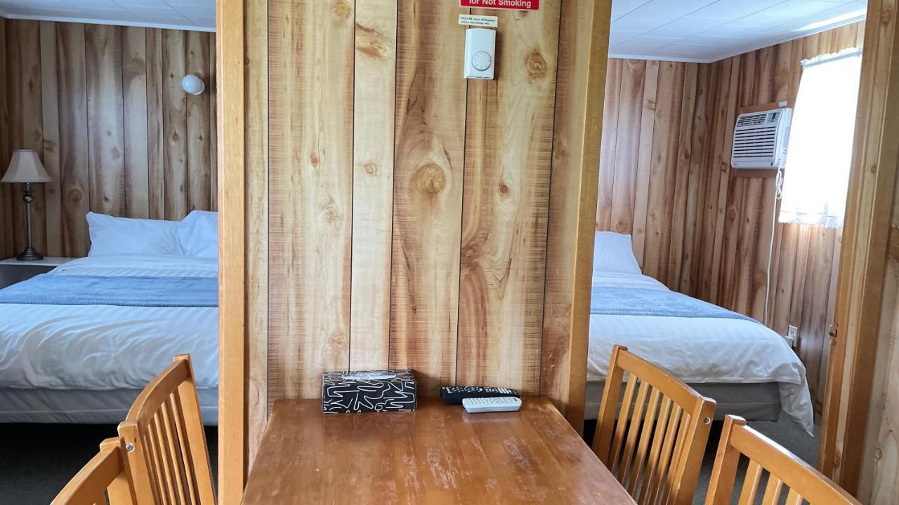 Rachel'S Motel And Cottages Surrey Экстерьер фото